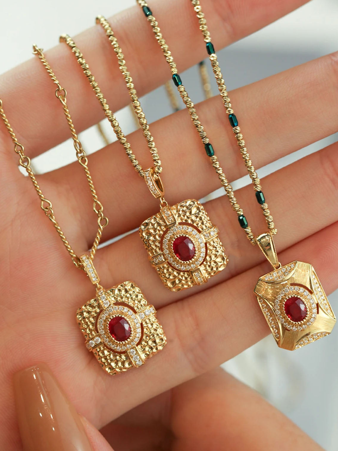 Kallisto Necklace | 24k Gold Plated