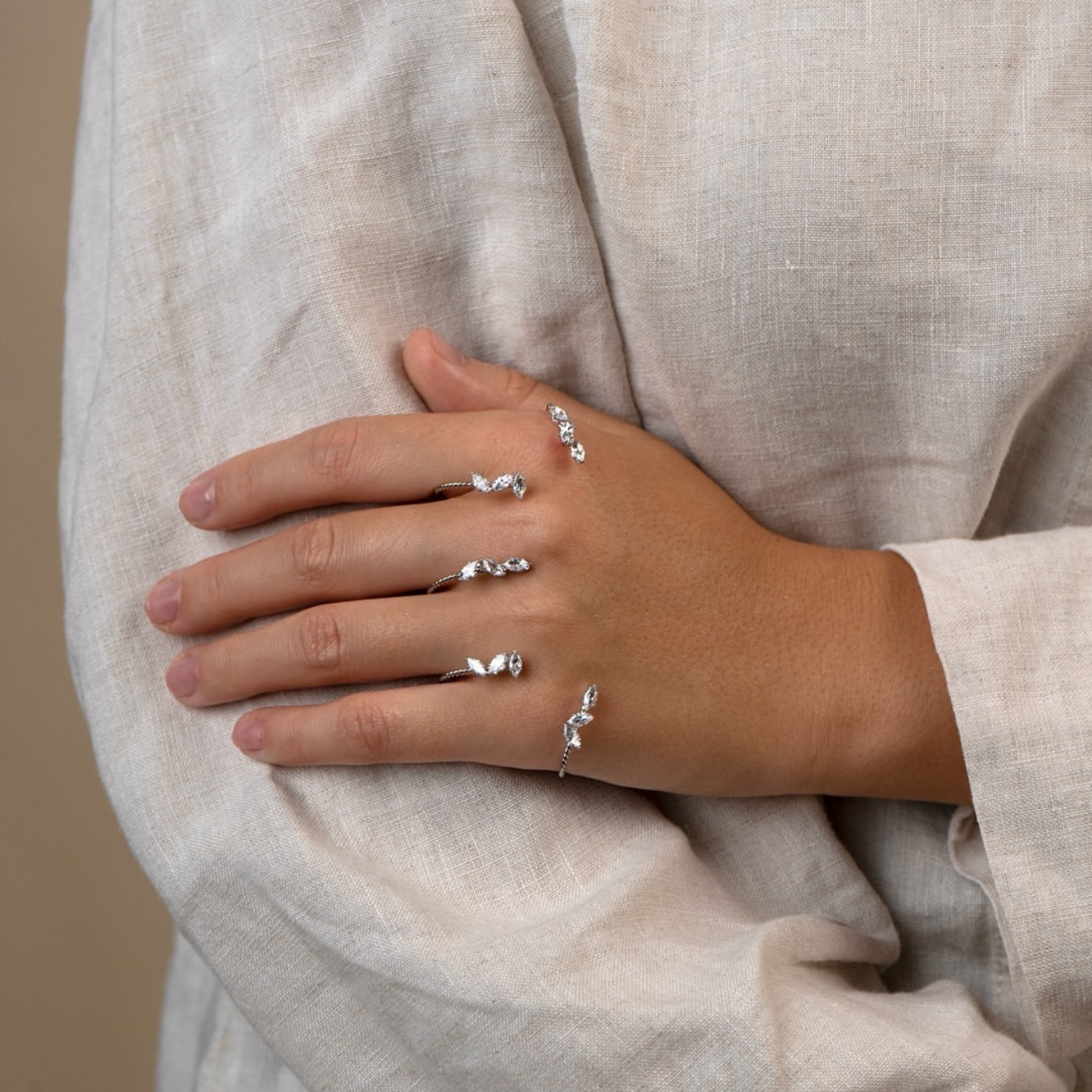 Idabelle Finger Ring