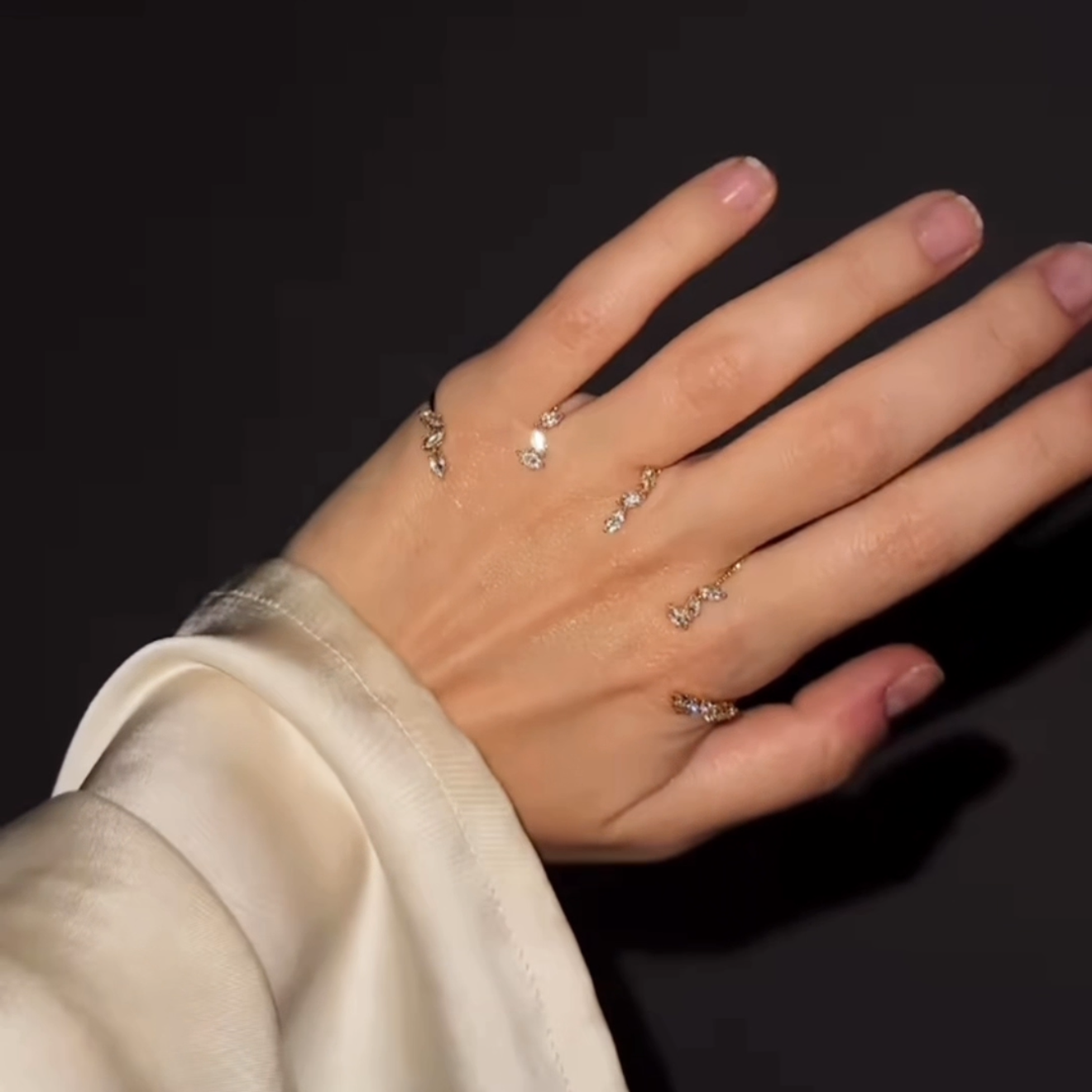 Idabelle Finger Ring