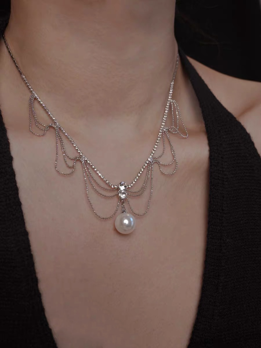 Delilah Pearl Necklace