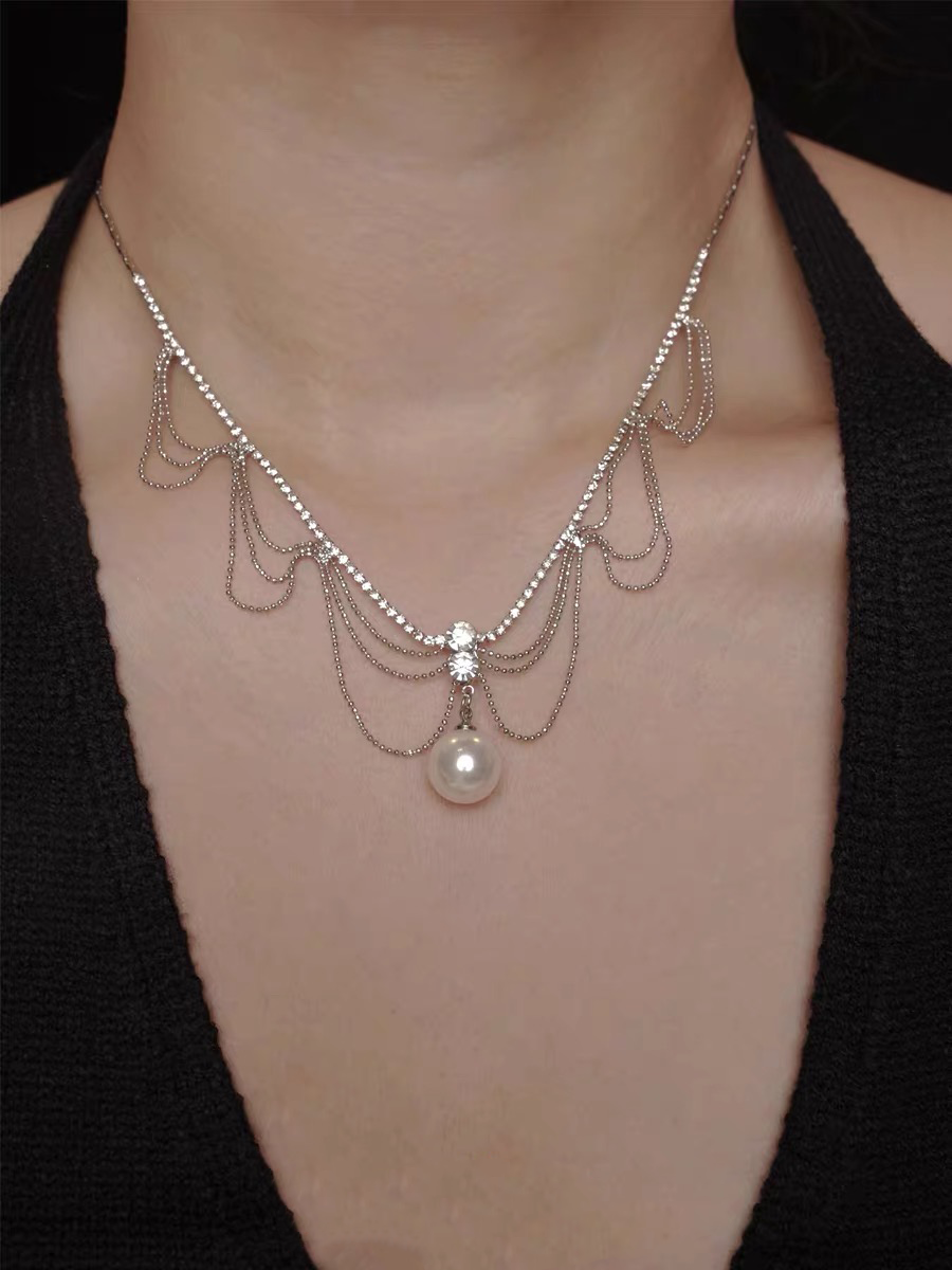 Delilah Pearl Necklace