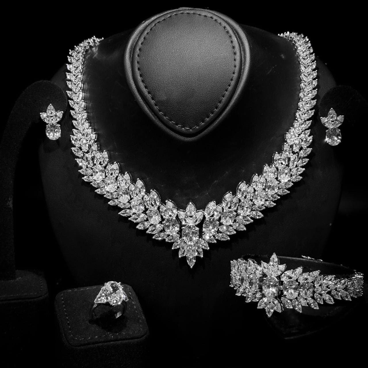 Permelia Necklace Set